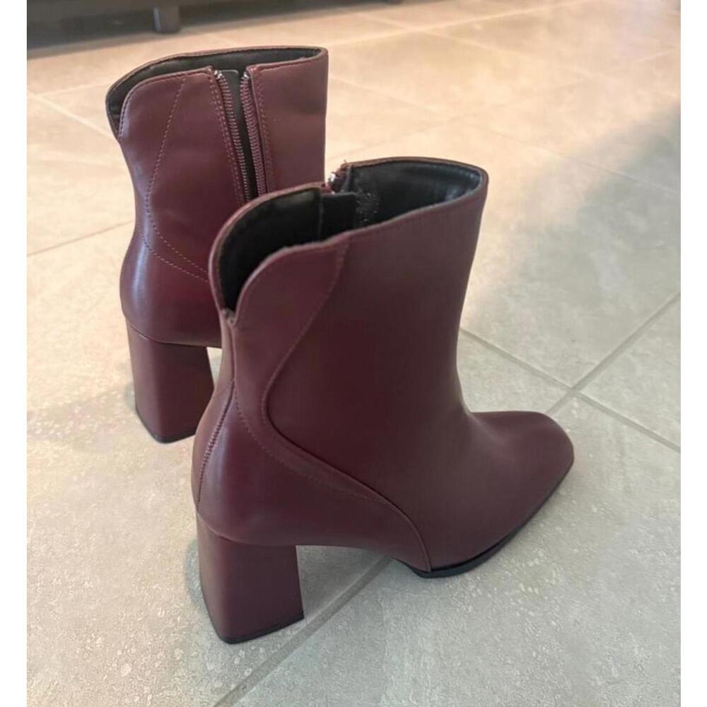 Burgundy boots - Picture 1 of 3